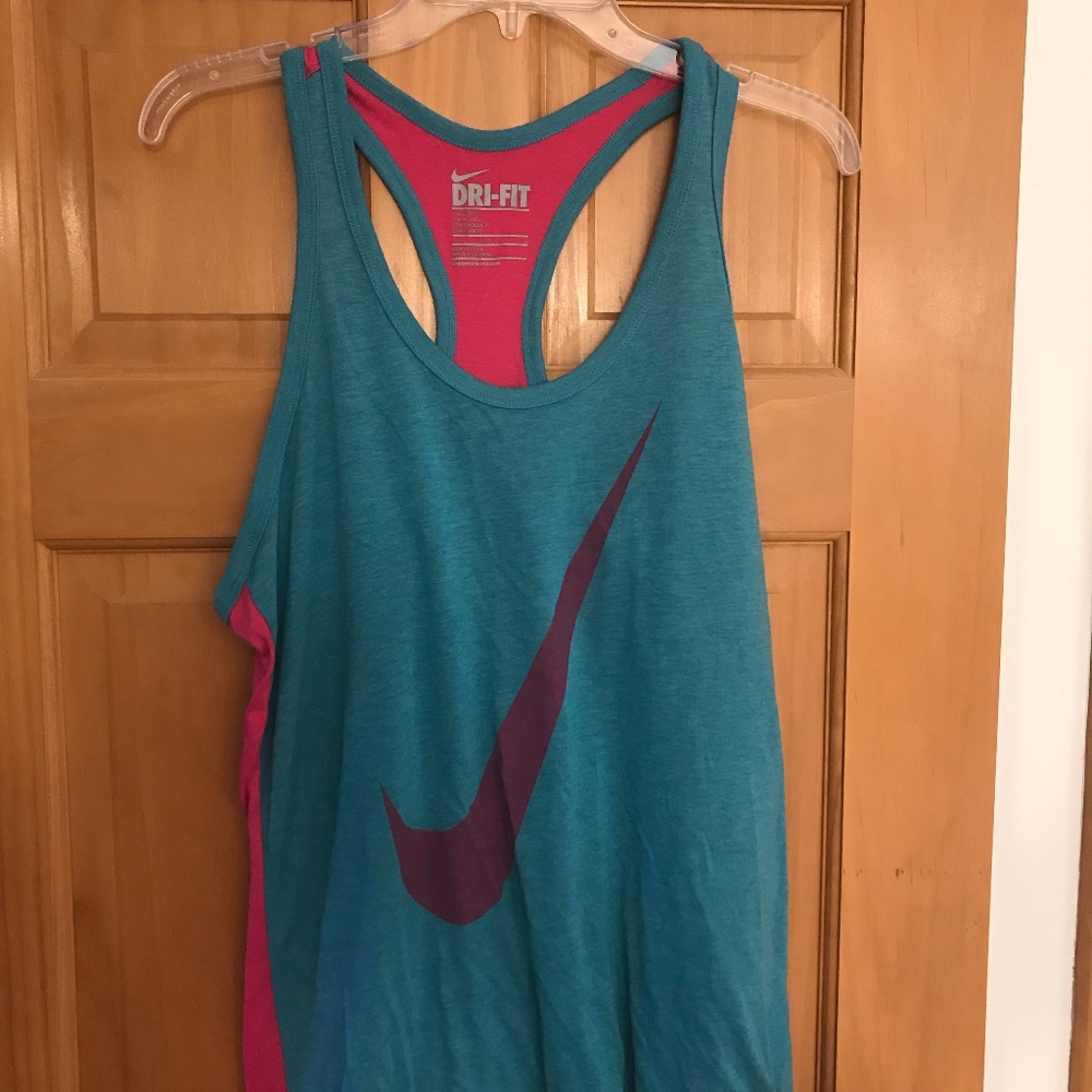 Nike workout tank L
